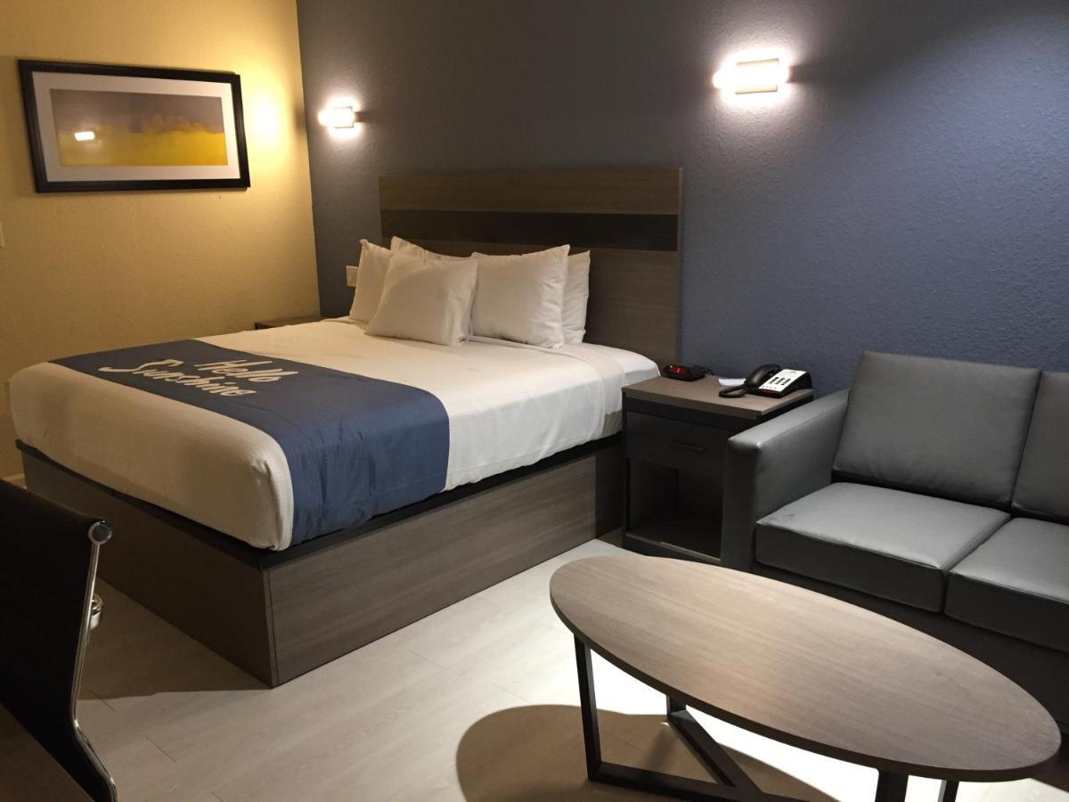 Days Inn By Wyndham Freeport Exteriér fotografie