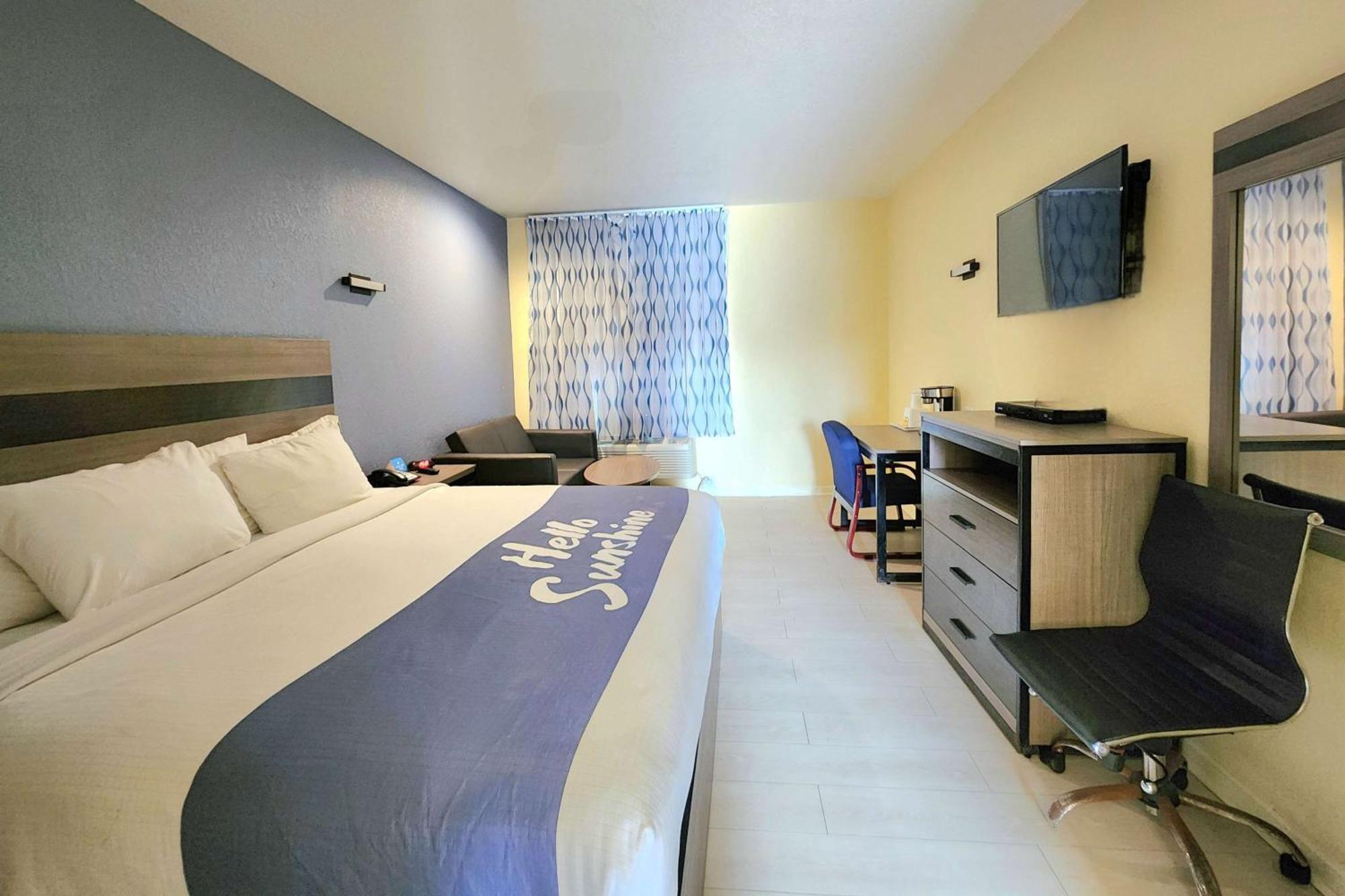 Days Inn By Wyndham Freeport Exteriér fotografie