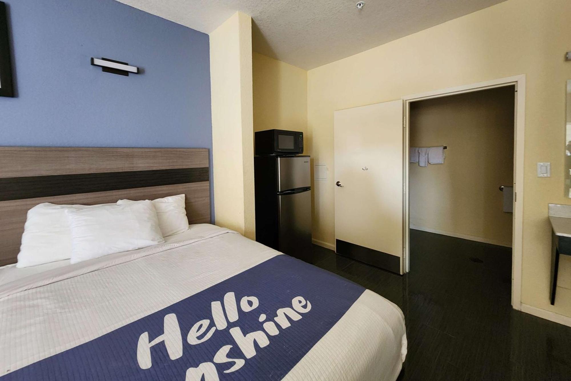 Days Inn By Wyndham Freeport Exteriér fotografie
