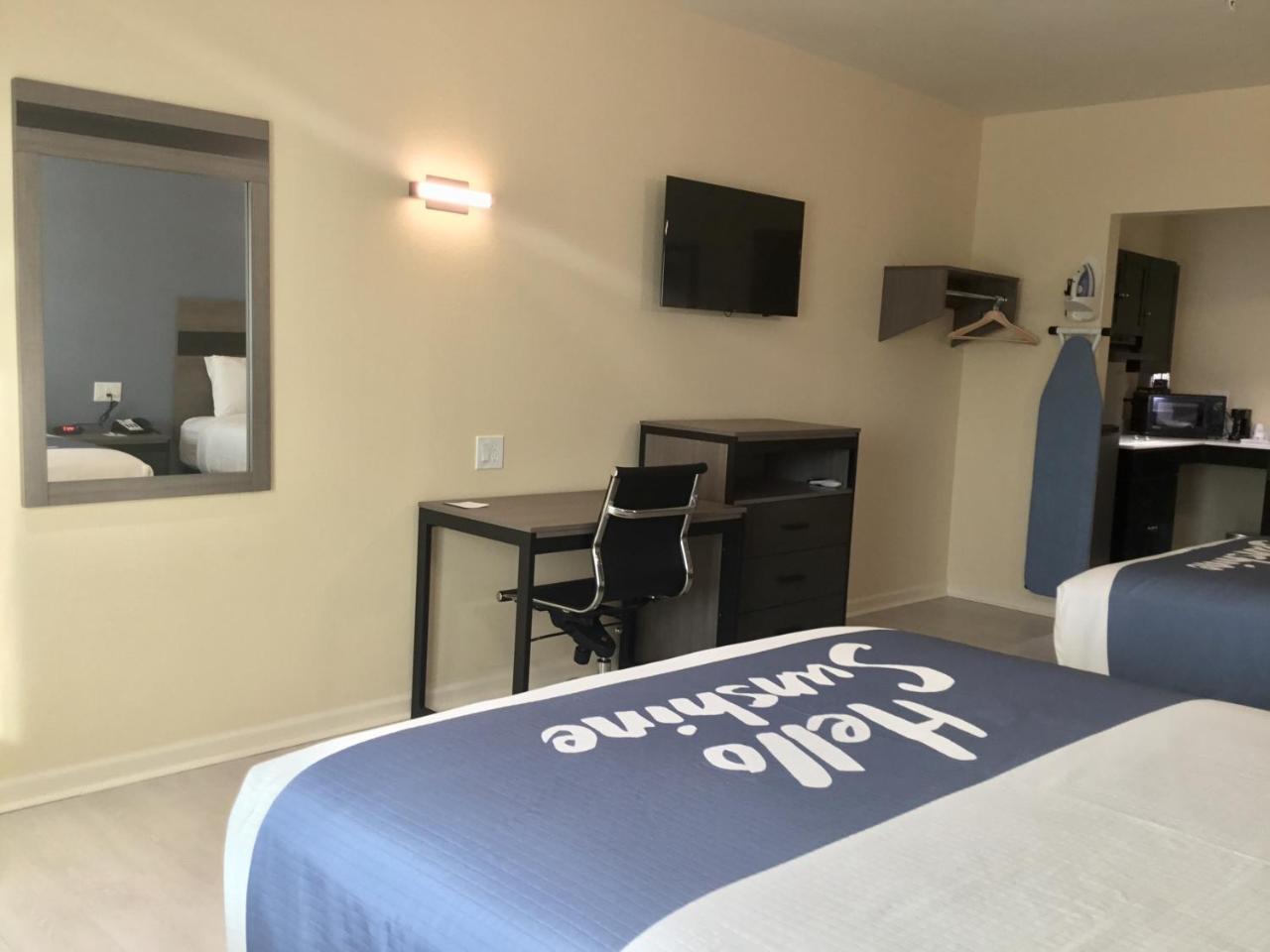 Days Inn By Wyndham Freeport Exteriér fotografie